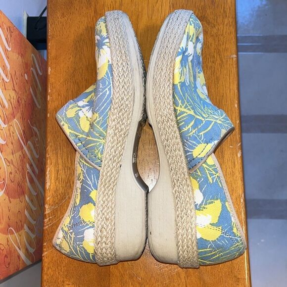 EXCELLENT CONDITION DANSKO VICTORIA TAHITI FLORAL CANVAS CLOG EURO 39/SIZE 9 - Picture 9 of 12
